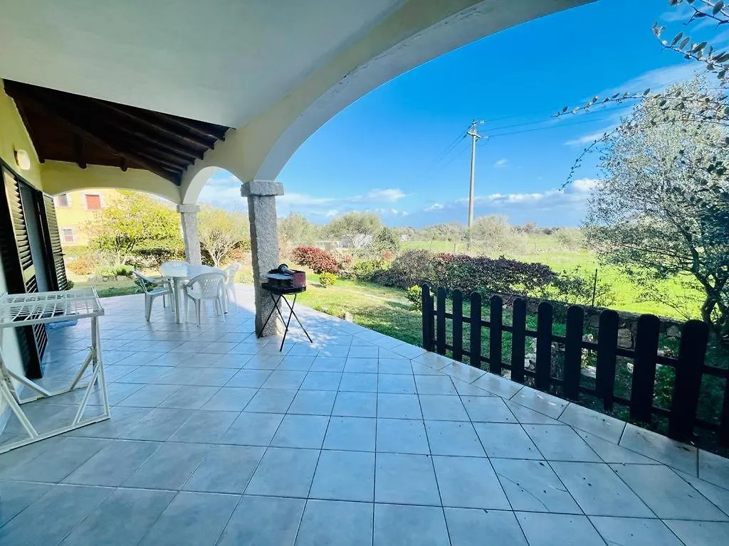 شقة Casa Vacanza L'Alzoni Lu Lioni