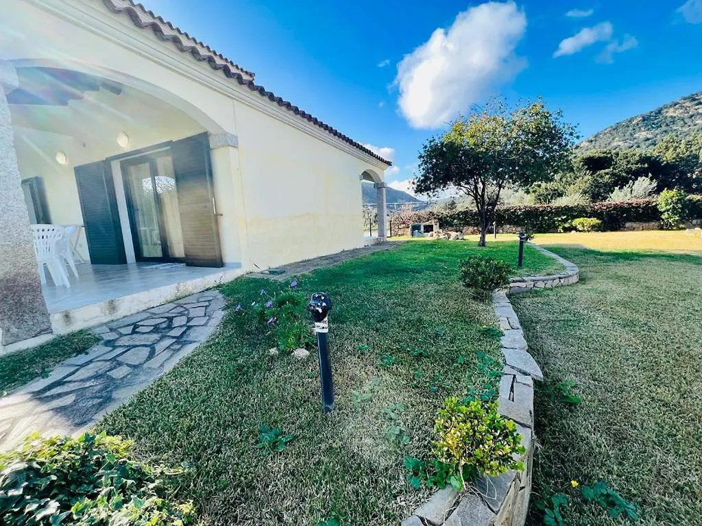 Casa Vacanza L'Alzoni Lu Lioni شقة