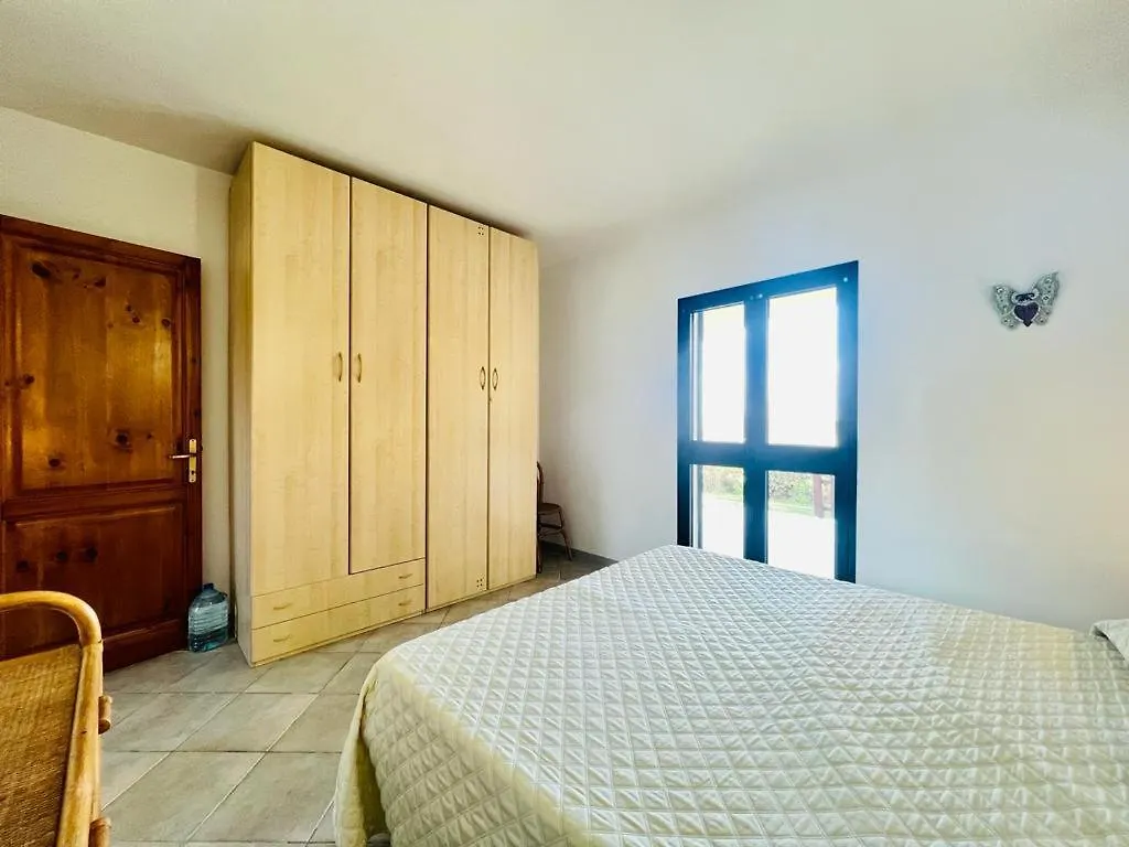 Casa Vacanza L'Alzoni Lu Lioni شقة